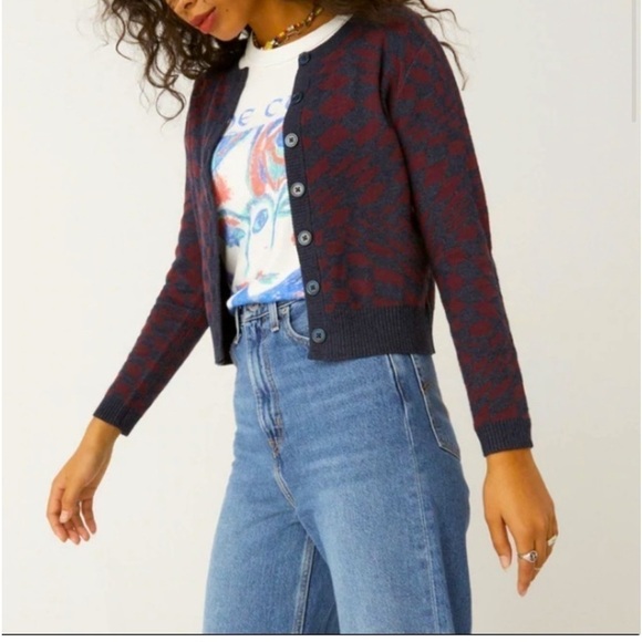 DAYDREAMER PLUM BERRY WAVE FITTED CARDIGAN - Picture 4 of 16